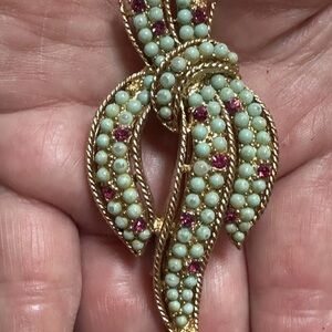 Trifari Gold and Pink Vintage Brooch with Intricate Knotted Design